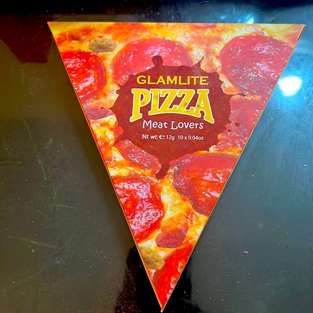 Glamlite pizza “meat lovers” eyeshadow palette